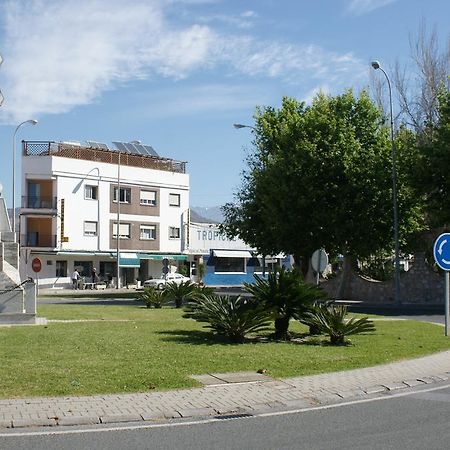 Hostal Puerto Beach Мотрил Екстериор снимка