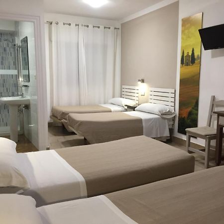 Hostal Puerto Beach Мотрил Екстериор снимка