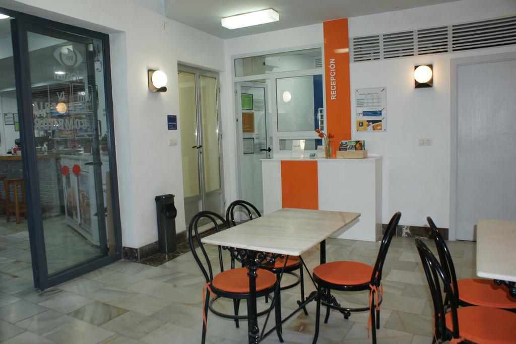 Hostal Puerto Beach Мотрил Екстериор снимка