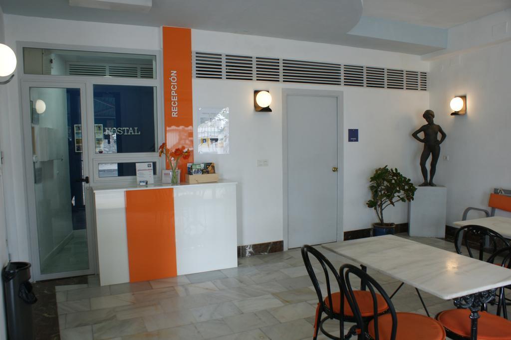 Hostal Puerto Beach Мотрил Екстериор снимка