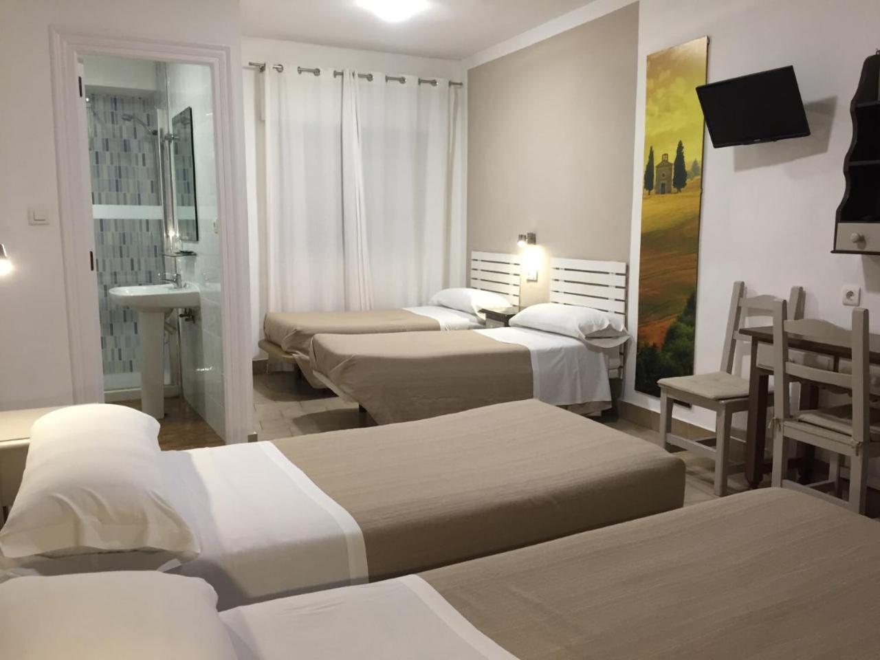 Hostal Puerto Beach Мотрил Екстериор снимка