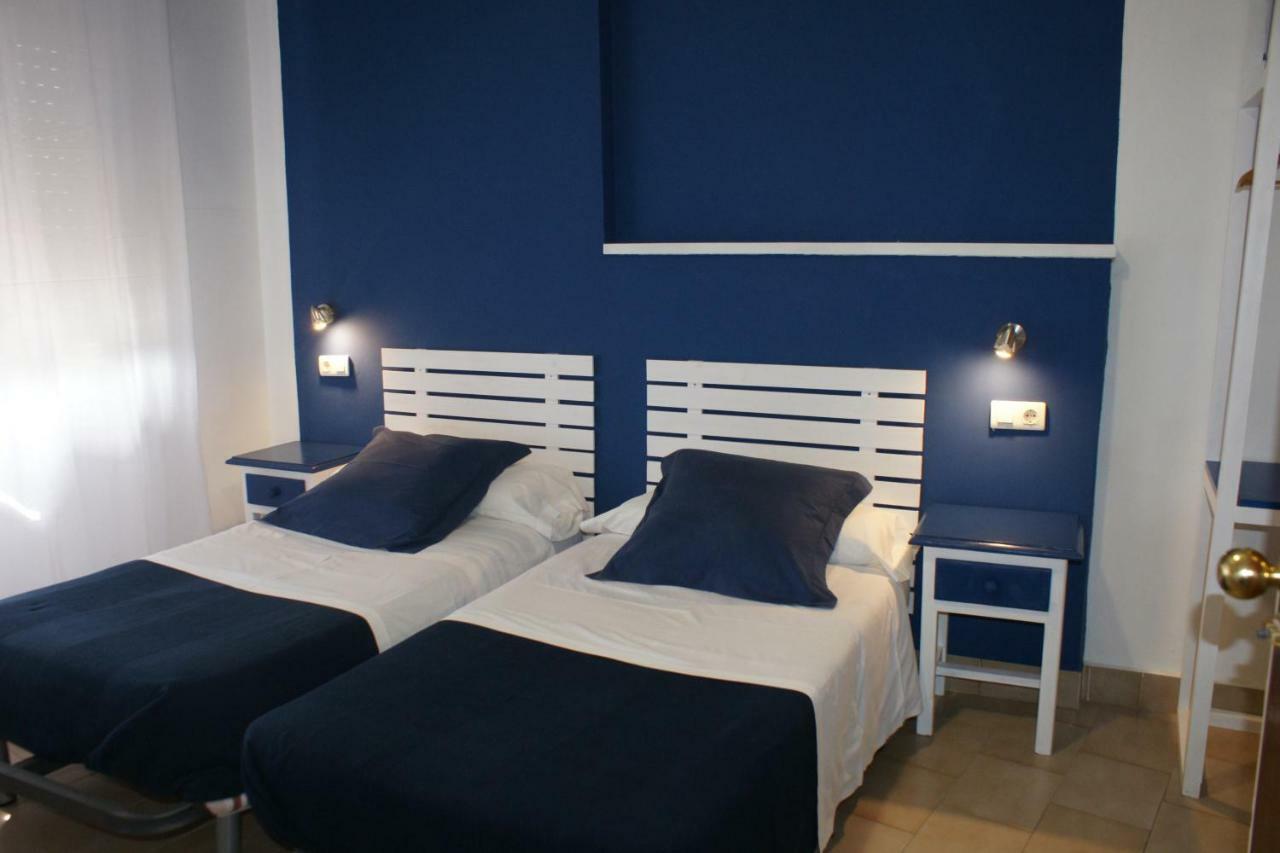 Hostal Puerto Beach Мотрил Екстериор снимка